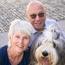Sie retteten in 30 Sekunden ein Leben Hans und Karin Dürrenberger (mit Hündin Maila) haben einer Frau das Leben gerettet und sind für den Prix Courage 2024 nominiert.
