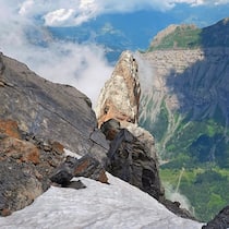 Bergsturz mit Ansage Spitzer Stein ob dem Oeschinensee bei Kandersteg