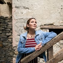 Bei der Beichte stellte sie den Priester zur Rede Mélanie Bonnard, Kandidatin für den Prix Courage 2024: Sie wirft einem Priester vor, sie missbraucht zu haben. Sie ging damit an die Öffentlichkeit. Inzwischen ist der Beschuldigte wieder im Amt.