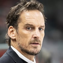 Nati-Coach Patrick Fischer freigestellt – warum er damit gut bedient ist Switzerland's head coach Patrick Fischer during the Euro Hockey Tour game between Switzerland and Finland, at the Swiss Life Arena in Zurich, Switzerland, Sunday, December 14, 2025. (KEYSTONE/Andreas Becker)