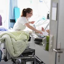 Der Handlungsbedarf bleibt gross Pflegefachfrau im Einsatz