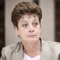 Regierungsrätin bezeichnet Prix-Courage-Kandidaten als «Maulwurf» Regierungsrätin Silvia Steiner wirft dem Tierspital-Whistleblower Eigeninteresse vor.