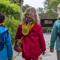 40 Minuten Schulweg? Für Erstklässler zumutbar Kinder unterwegs - beim Schulweg muss man nicht alles hinnehmen. Der Beobachter sagt, was Betroffene unternehmen können.