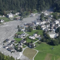 «Wir hörten es dauernd krachen» – neue Augenzeugenberichte sorgen für Brisanz Schutt hat Bondo verwüstet - Archivbild - Neun Jahre nach dem Bergsturz von Bondo beginnt der Prozess. Bisher nicht bekannte Berichte werfen ein neues Licht auf die Frage, ob es Vorboten der Katastrophe gab