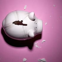 Neue Hoffnung für Schuldner Kaputtes Sparschwein