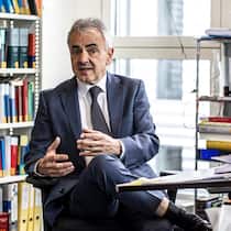 «Kinder haben im Gefängnis nichts zu suchen» Staatsrechtler Markus Schefer, Uni Basel