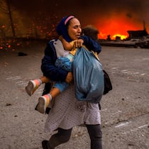 «Der einzelne Mensch wird in dieser Situation vergessen» Frau flüchtet mit Kind beim Brand im Flüchtlingscamp auf Moria