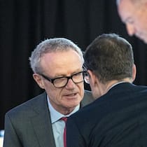 Schweizer Stromkunden zahlen Millionen für die Firma dieses Milliardärs Foto von Martin Haefner – Seit 1. Januar müssen alle Stromverbraucher die Stahlindustrie subventionieren. Mit jeder verbrauchten Kilowattstunde entrichten Privathaushalte auch eine Zwangsabgabe an eine Firma des Milliardärs Martin Haefner