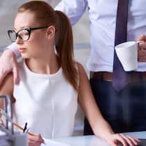 Am Arbeitsplatz bedrängt – was tun? Sexuelle Belästigung am Arbeitsplatz