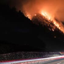 Im Norden steigt die Brandgefahr Waldbrand in Misoux