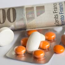 Das Versteckspiel um die Pharma-Millionen Medikamente und Schweizer Geld, fotografiert am Donnerstag, 25. September 2014, in Zuerich. (KEYSTONE/Gaetan Bally)