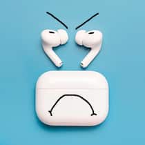 Airpods machen nicht lange Freude Apple Airpods: Apples drahtlose Kopfhörer sind nach spätestens zwei Jahren Müll – ihre Batterien können nicht ersetzt werden.