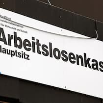 4 Monate, bis das Arbeitslosengeld kommt Arbeitslosenkasse Kanton Zürich