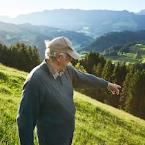 Wie sich ein Emmentaler Bauer mit der Luftwaffe anlegt Bauer Leuenberger.