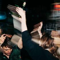 Müssen Superspreader ins Gefängnis? Coronavirus: Superspreader im Club