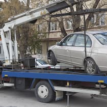 Das fremde Auto abschleppen lassen? Auto steht auf eigenem Parkplatz