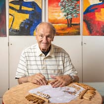 «Ich bin ein ehrgeiziger Klöppelmann» Klöppler Alois Studer bei der Arbeit