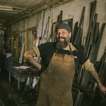 «In ihren Augen war ich der typische Drögeler» Andreas Walt, fotografiert in seiner Metallwerkstatt in Neunkirch am 29. August 2023.© Samuel Schalch