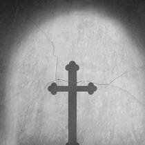 Katholische Kirche: Jetzt muss alles auf den Tisch! Kreuz mit Rissen