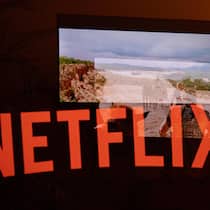 Schweizer haben bei Netflix das Nachsehen Netflix-Logo auf Bildschirm - Wer in Europa wohnt, hat gute Chancen, Geld von Netflix zurückzubekommen. Schweizer allerdings bleiben aussen vor – auch wegen Bundesbern