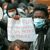 «Bei uns ist Polizeiarbeit auch soziale Arbeit» Antirassismusdemo in Lausanne am 7. Juni 2020. Links oben: Stefan Blättler, Präsident Polizeikonferenz