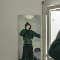 Gerichtsurteil: Thurgauer Gemeinden dürfen Eltern schröpfen Junger Mann in einem Zimmer - Eltern müssen im Thurgau je nach Wohnort so viel an die Heimkosten ihrer Kinder zahlen, dass ihnen nur das Minimum zum Leben bleibt. Diese Praxis stützt jetzt auch das Bundesgericht. Ein Politiker fordert rechtliche Anpassungen