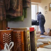 Betagter Nachbar stirbt trotz Hilferufen und Warnungen Illustration: Mann wird aus Wohnung getragen - Ueli Pfister war verwirrt und hilflos. Doch sein Arzt und die Beiständin liessen Gefährdungsmeldungen von Bekannten ins Leere laufen. Jetzt ist er tot