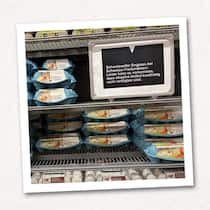 Warum jetzt ausgerechnet die Freilandeier fehlen Schild zu Eierknappheit bei Migros - Migros und Coop haben zu wenige Schweizer Freilandeier, um die Nachfrage vor Ostern abzudecken. Auch weil eine andere Eiersorte nicht mehr so gefragt ist