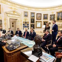 Schweizer Ex-Botschafter schiesst gegen «Team Switzerland» <p>Ikonisches Bild: die Wirtschaftsführer zu Gast bei Donald Trump im Oval Office.</p>