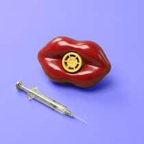 Beauty-Eingriff mit 16 – was sagt das Gesetz? Eine plastische Nachahmung voller Lippen und eine Spritze - Ob Minderjährige ohne Zustimmung der Eltern die Lippen aufspritzen lassen können, hängt von der Urteilsfähigkeit der Teenagerin ab.