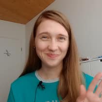 Поїздки в Україну та відмова від статусу S 220704_Ask_Katya_E11_Crossing_Boders