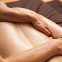 «Die haltlosen Vorwürfe machen uns fassungslos» SRF rudert inzwischen zurück: «Es wurde nicht behauptet, dass Analfisting tatsächlich durchgeführt wurde.»