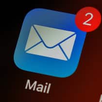 So erkennen Sie Phishing-Mails App-Icon der Mailbox mit zwei neuen Nachrichten.