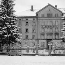 Bericht enthüllt jahrzehntelanges Leid in Kinderheim Kinderheim (Waisenhaus) in Einsielden um ca. 1960Aufnahme undatiert, Anton Wikart/Sammlung Verein fürs Chärnehus, EinsiedelnBildnachweis: Privatarchiv