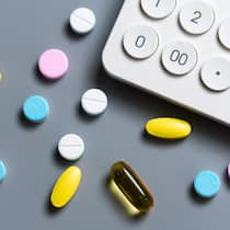 Immer höhere Medikamentenkosten – was machen die Parteien? money and pills,medicine
Original File-ID: 1413387079