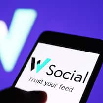 Was haben Elon Musk und ich gemeinsam? Beide kommen nicht in Europas angesagteste Clubs rein Photo illustration in Ukraine - 29 May 2026 In this photo illustration, a W Social logo of a European social network is seen on a smartphone screen. Ukraine Copyright: xPavloxGoncharx/xSOPAxImagesx DSC_0620
imago images 0857907447