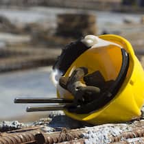 Tödlicher Unfall – Bundesgericht kippt Freisprüche Industrial helmets and project materials
1195372613