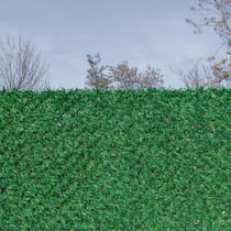 Wenn der Nachbar die Baupolizei holt A new fence has been installed in the city. New green fence. Mesh fence
2730468801