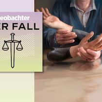 Ehemann pflegt seine Frau bis zum Tod – dann meldet sich der Stiefsohn Beobachter Der Fall Stiefsohn Podcast Collage
Unerbittlicher Erbstreit mit Sohn «Er wollte wissen, wo die Millionen seien» Eine Blutvergiftung endet für eine Frau dramatisch. Ihr Mann pflegt sie jahrelang bis zu ihrem Tod – dann meldet sich plö…