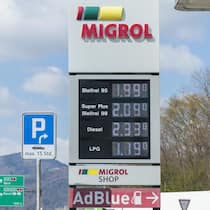 Tipps für billigen Sprit – so tanken Sie deutlich günstiger Migrol Tankstelle auf der Autobahnraststätte Gunzgen Nord zeigt die Spritpreise. SymbolbildRMS
