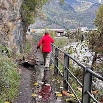 Wanderweg bleibt offen, obwohl Felsbrocken runterkommen Die Bevölkerung nutzt den Weg ins Naherholungsgebiet Grindji in Brig-Glis trotz der Gefahr.