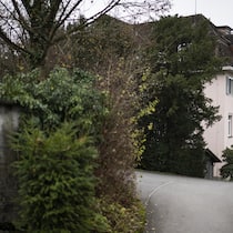 Verfahren gegen die von Jürg Läderach mitbegründete Schule eingestellt Blick auf die Christliche Schule Linth der Evangelischen Gemeinde Hof Oberkirch, aufgenommen am Sonntag, 4. Dezember 2022, in Kaltbrunn. An der Schule soll es bis 2002 zu sexuellen Uebergriffen gekommen sein. Dies geht aus einem Anwaltsbericht hervor…