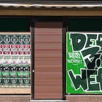 Gericht spricht Mann frei – trotz Nazi-Sticker bei einer Synagoge 21.04.2026, Brandenburg, Wittstock/Dosse: B¸rgerb¸ro der rechtsextremistischen Partei Der Dritte Weg. Nach der Erˆffnung eines B¸rgerb¸ros der rechtsextremistischen Gruppierung Der Dritte Weg in Wittstock/Dosse rechnet das Innenministerium damit…