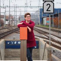 «Frauen pendeln indiskreter, Männer rüpelhafter» Katja Walder auf dem Perron des Bahnhofs Winterthur