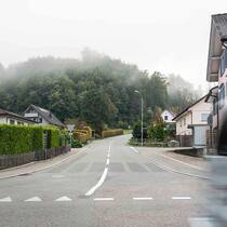 Ein Dorf verliert seinen Fussgängerstreifen Übermalter Fussgängerstreifen in Fischingen