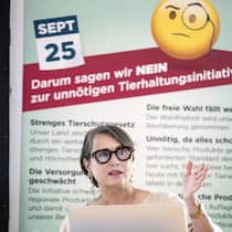 Verbraucherschutz macht sich stark für Unternehmen Babette Sigg, Praesidentin Konsumentenforum, spricht an der Pressekonferenz des Zuercher Bauernverband ueber die Massentierhaltungs-Initiative vom 25. September 2022