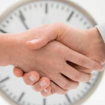 Das gilt bei Zeitarbeit Händ schütteln