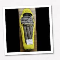 Zürcherin macht alles richtig und verliert trotzdem Collage zum ThemaBetrüger fälschen auf Tutti mutmasslich mit KI persönliche Beweisfotos.Eine Käuferin leistet 100 Franken Anzahlung für einen Schlafsack nachdem ihr der Verkäufer als Vertrauensbeweis ein Foto des Artikels samt einem Zettel mi…