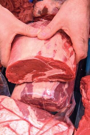 Subventioniertes Fleisch: Nur ein Bruchteil bezahlt er Konsument