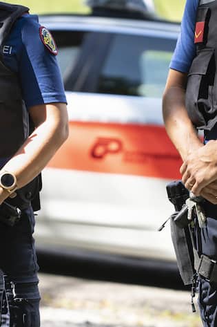 Kantonspolizei fotografiert am 24. August 2020 in Urdorf. (KEYSTONE/Gaetan Bally)
SCHWEIZ KANTONSPOLIZEI ZUERICH